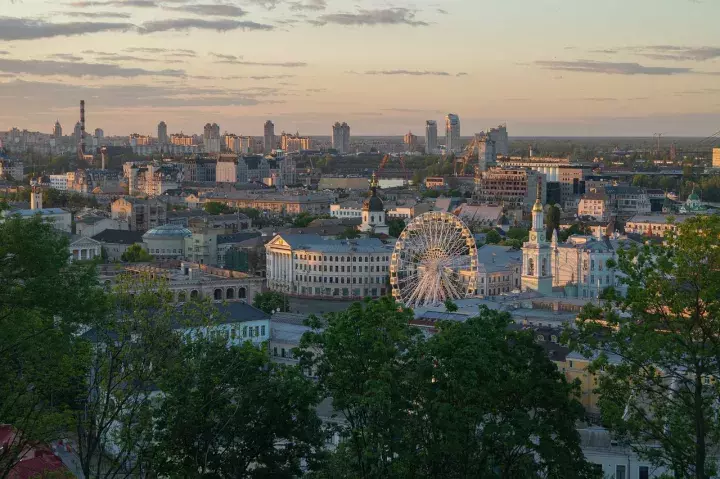 Ukraynalı yetkililer, zorunlu askerlik çağındaki erkeklere konsolosluk hizmeti verilmesinin askıya alınmasına ilişkin açıklama yaptı