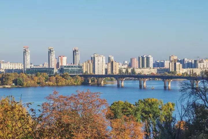 Ukrayna'da nüfus müdürlükleri, noterler ve adalet makamlarının hizmetlerinden yalnızca güncellenmiş bir askeri kimlikle yararlanılabilecek